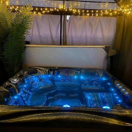 Secret Gem 1 Bed Garden Flat Private Luxury Hot Tub Apartment Bournemouth Ngoại thất bức ảnh