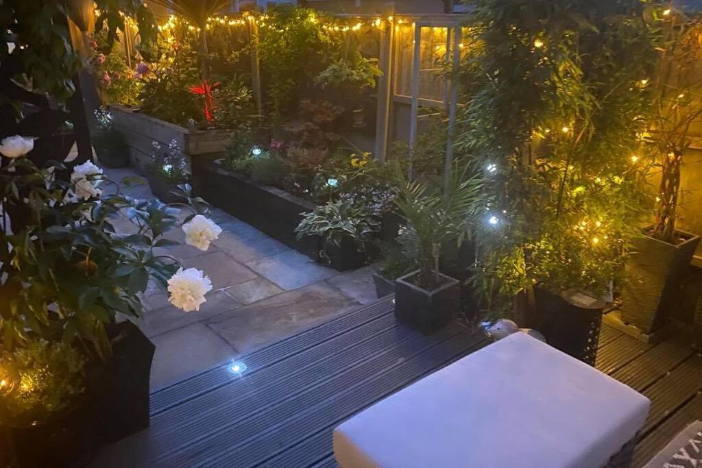 Secret Gem 1 Bed Garden Flat Private Luxury Hot Tub Apartment Bournemouth Ngoại thất bức ảnh