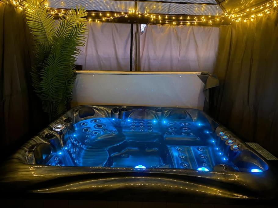 Secret Gem 1 Bed Garden Flat Private Luxury Hot Tub Apartment Bournemouth Ngoại thất bức ảnh